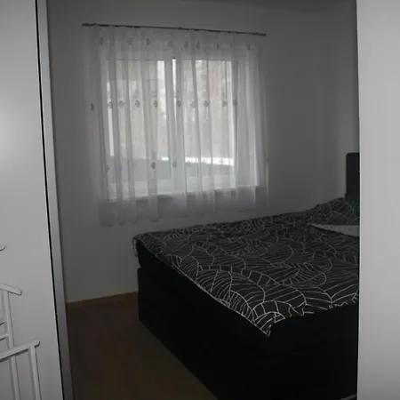 Moderne Gartenwohnung Naehe Lkh Univ Klinikum Apartmán *
