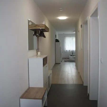 Moderne Gartenwohnung Naehe Lkh Univ Klinikum 아파트 *