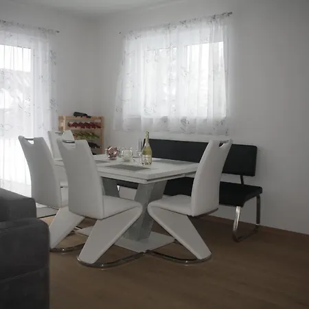 Moderne Gartenwohnung Naehe Lkh Univ Klinikum *