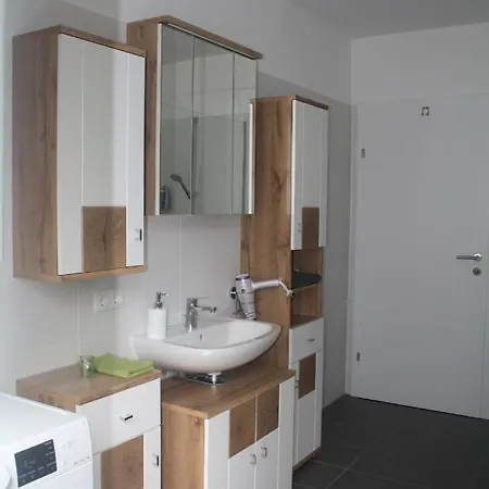 Moderne Gartenwohnung Naehe Lkh Univ Klinikum *